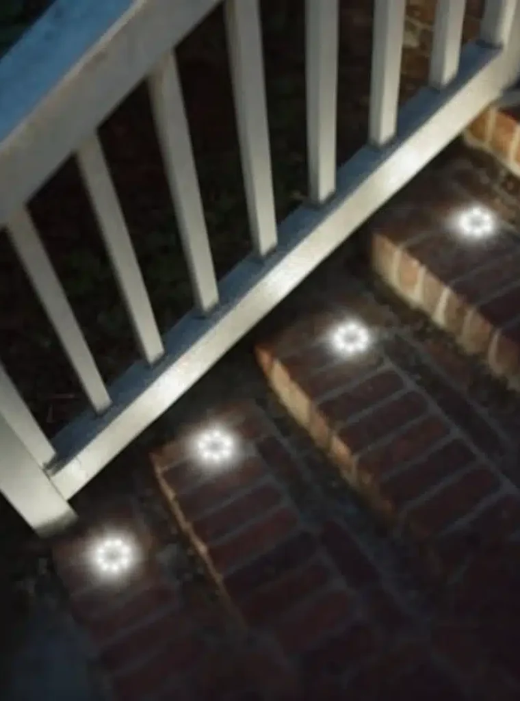 PhotoReal_InGround_Frosted_Lens_Lights_in_pavers_2